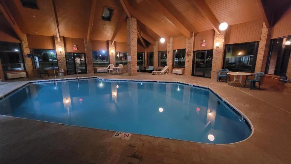 Royal Inn Suites Huntington Zewnętrze zdjęcie