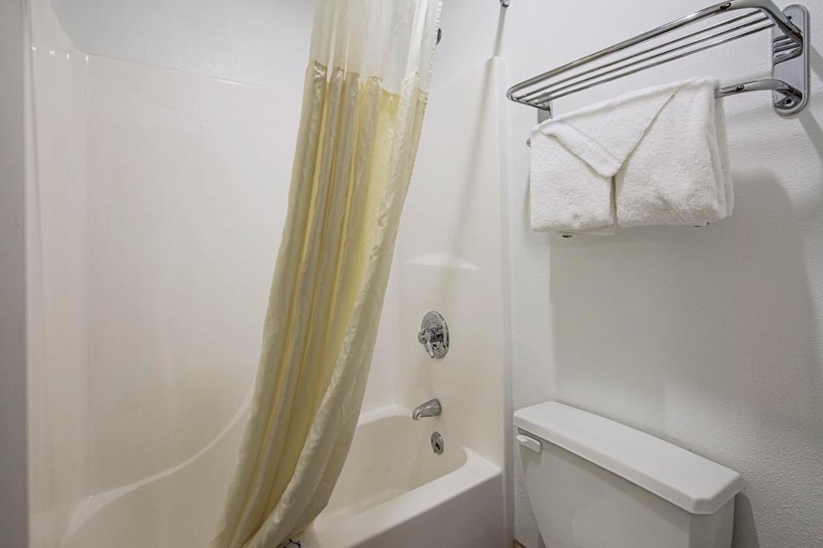 Royal Inn Suites Huntington Zewnętrze zdjęcie