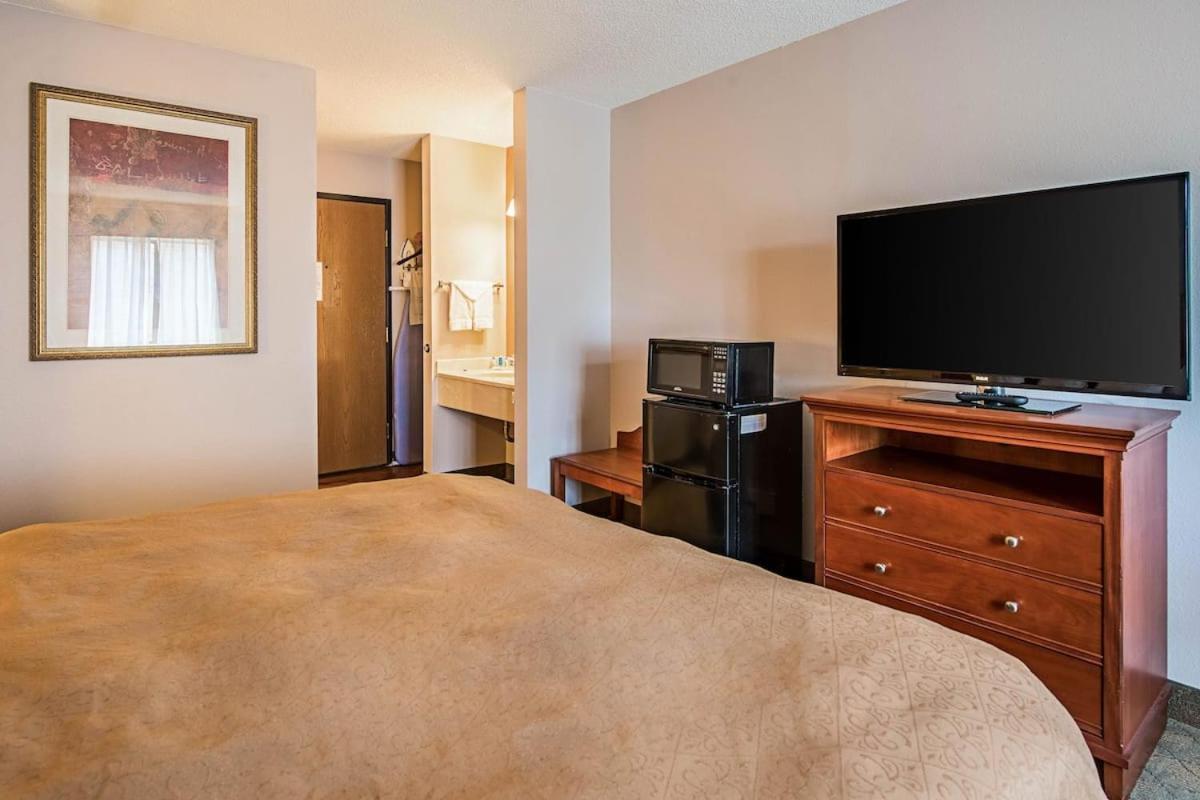 Royal Inn Suites Huntington Zewnętrze zdjęcie